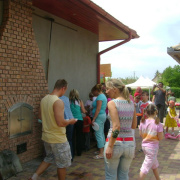 NID-825_csaladinap00023.jpg