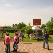 NID-825_csaladinap00043.jpg
