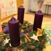 NID-664_2008_11_29_koszorukeszites_1.jpg